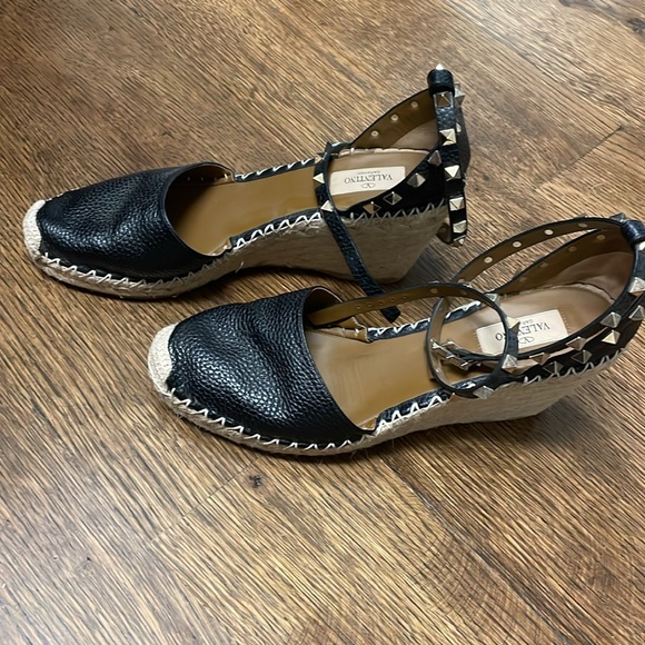 Valentino Black and Tan Espadrille Flats - Picture 2 of 4